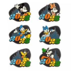 Disney Mickey Mouse And Friends Pin Trading Booster Set 2023