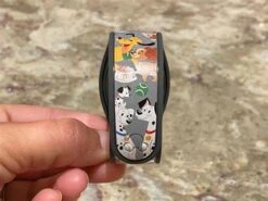 Disney Dogs MagicBand 2 By Dooney & Bourke – Limited Edition -Disney OIP 94c74e86 e2d5 48c1 ad75 244c2477be27